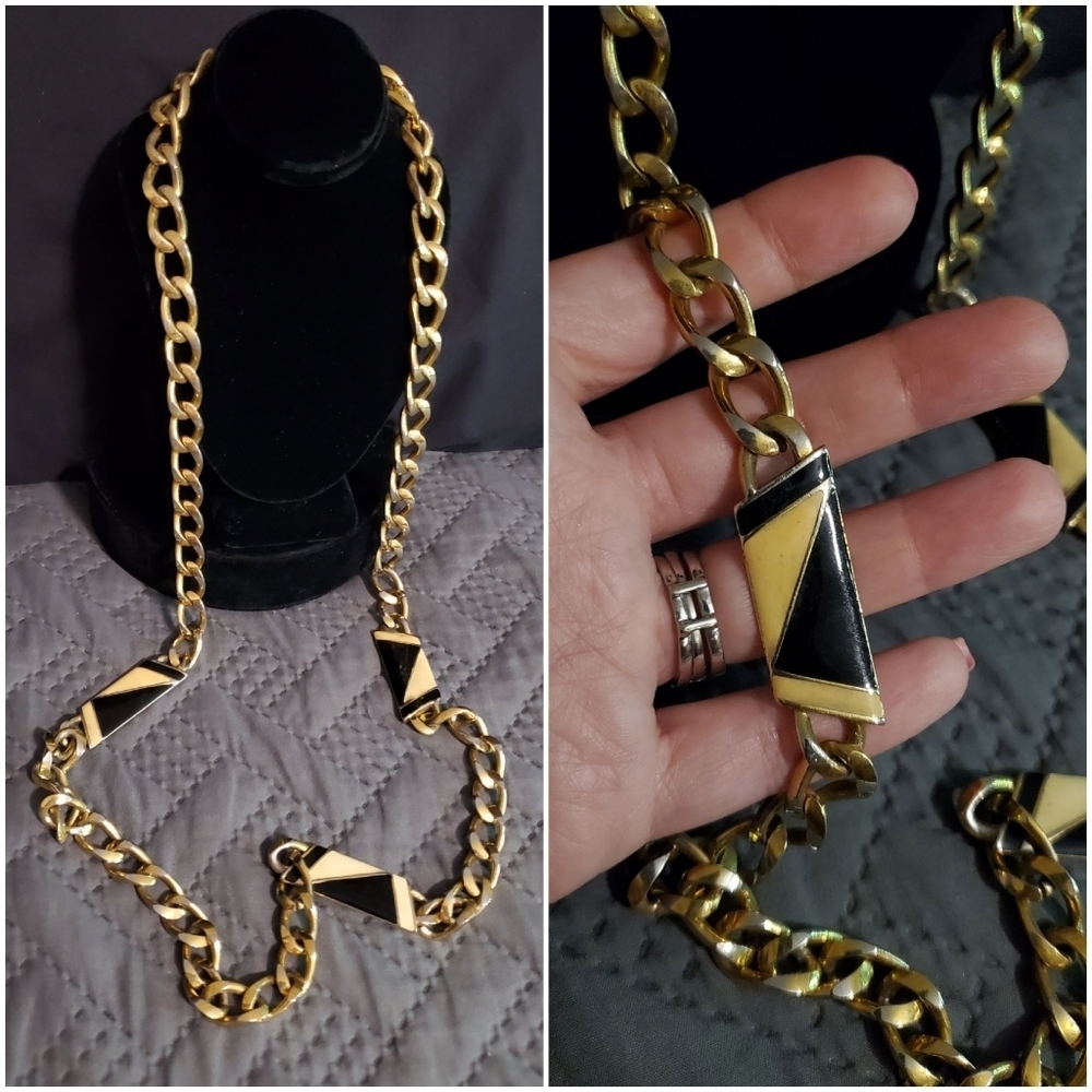 🌼HP🌼Vintage 70s Monet Gold Tone Long Necklace